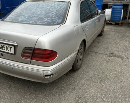 Сірий Мерседес Е-Клас, об'ємом двигуна 3.2 л та пробігом 700 тис. км за 3500 $, фото 6 на Automoto.ua