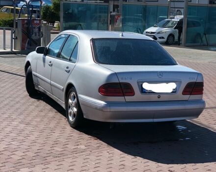 Серый Мерседес Е-Класс, объемом двигателя 2.7 л и пробегом 484 тыс. км за 3500 $, фото 3 на Automoto.ua