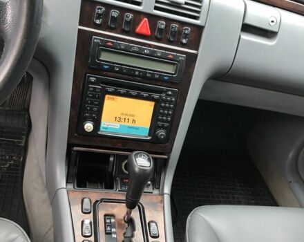 Мерседес Е-Класс 2001 в Перечине на Automoto.ua Серый Мерседес Е-Класс, объемом двигателя 3.2 л и пробегом 500 тыс. км за 4500 $, фото 12 на Automoto.ua