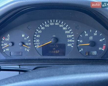 Сірий Мерседес Е-Клас, об'ємом двигуна 2.15 л та пробігом 366 тис. км за 2800 $, фото 16 на Automoto.ua