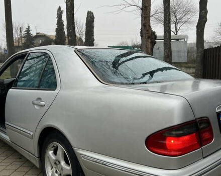 Серый Мерседес Е-Класс, объемом двигателя 3.2 л и пробегом 347 тыс. км за 4700 $, фото 4 на Automoto.ua