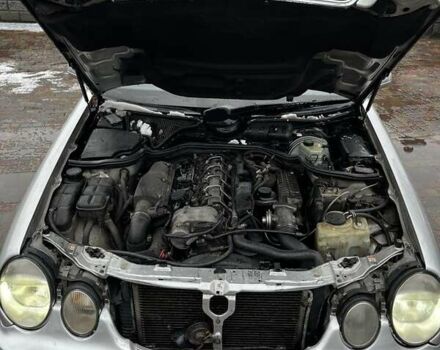 Серый Мерседес Е-Класс, объемом двигателя 2.7 л и пробегом 352 тыс. км за 3200 $, фото 13 на Automoto.ua