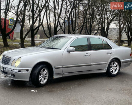 Серый Мерседес Е-Класс, объемом двигателя 3.2 л и пробегом 400 тыс. км за 2500 $, фото 7 на Automoto.ua