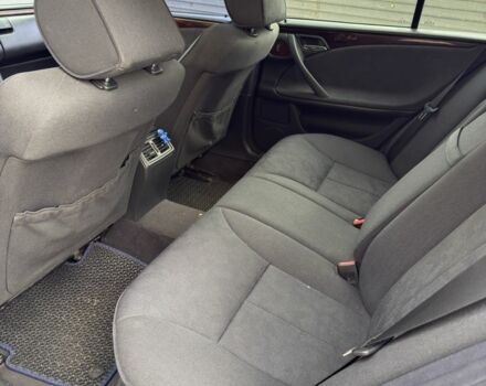 Сірий Мерседес Е-Клас, об'ємом двигуна 2.8 л та пробігом 350 тис. км за 4500 $, фото 7 на Automoto.ua