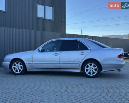 Сірий Мерседес Е-Клас, об'ємом двигуна 2.15 л та пробігом 366 тис. км за 2800 $, фото 4 на Automoto.ua