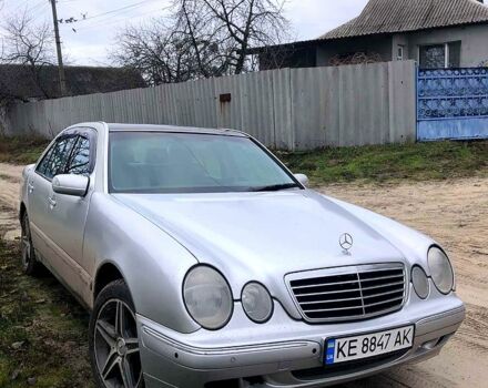 Сірий Мерседес Е-Клас, об'ємом двигуна 4.3 л та пробігом 200 тис. км за 3999 $, фото 1 на Automoto.ua