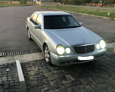Серый Мерседес Е-Класс, объемом двигателя 2.7 л и пробегом 484 тыс. км за 3500 $, фото 2 на Automoto.ua