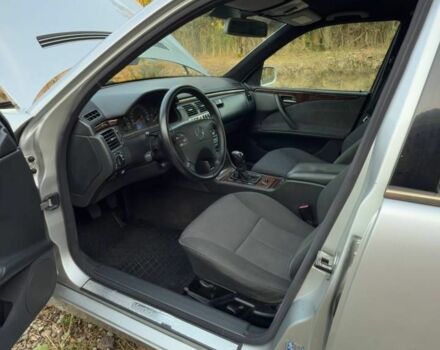 Сірий Мерседес Е-Клас, об'ємом двигуна 2.1 л та пробігом 350 тис. км за 4700 $, фото 3 на Automoto.ua