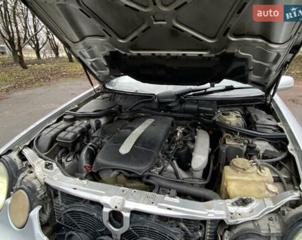 Серый Мерседес Е-Класс, объемом двигателя 3.2 л и пробегом 400 тыс. км за 2500 $, фото 21 на Automoto.ua