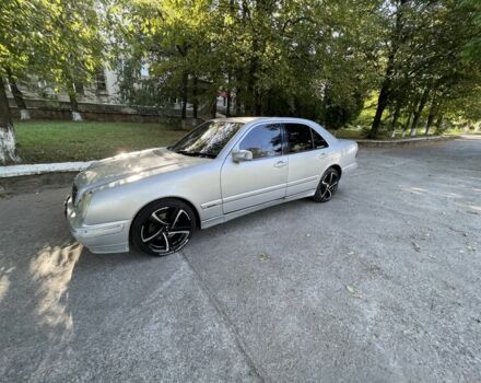 Серый Мерседес Е-Класс, объемом двигателя 2.7 л и пробегом 320 тыс. км за 3400 $, фото 7 на Automoto.ua