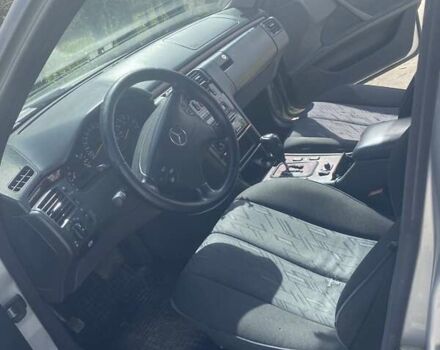 Серый Мерседес Е-Класс, объемом двигателя 2 л и пробегом 326 тыс. км за 3900 $, фото 8 на Automoto.ua