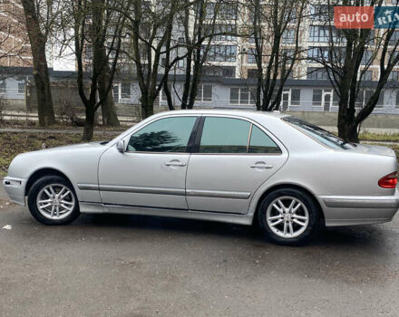 Серый Мерседес Е-Класс, объемом двигателя 3.2 л и пробегом 400 тыс. км за 2500 $, фото 5 на Automoto.ua
