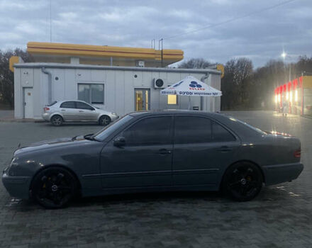 Сірий Мерседес Е-Клас, об'ємом двигуна 3.2 л та пробігом 380 тис. км за 4400 $, фото 4 на Automoto.ua