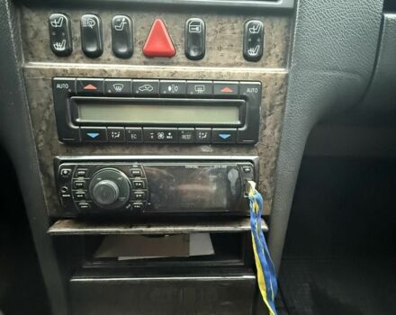 Серый Мерседес Е-Класс, объемом двигателя 2.2 л и пробегом 360 тыс. км за 3500 $, фото 6 на Automoto.ua