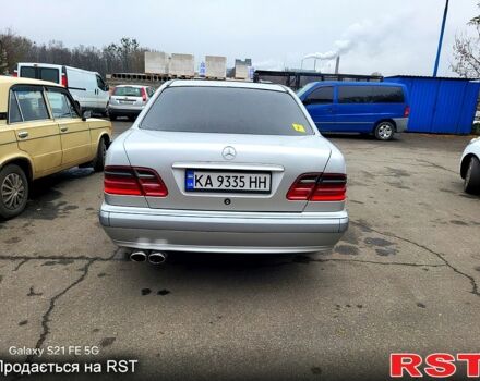 Серый Мерседес Е-Класс, объемом двигателя 3.2 л и пробегом 250 тыс. км за 3500 $, фото 2 на Automoto.ua