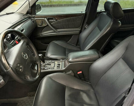 Серый Мерседес Е-Класс, объемом двигателя 4.3 л и пробегом 406 тыс. км за 4500 $, фото 10 на Automoto.ua