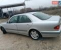 Сірий Мерседес Е-Клас, об'ємом двигуна 2.2 л та пробігом 300 тис. км за 4700 $, фото 4 на Automoto.ua