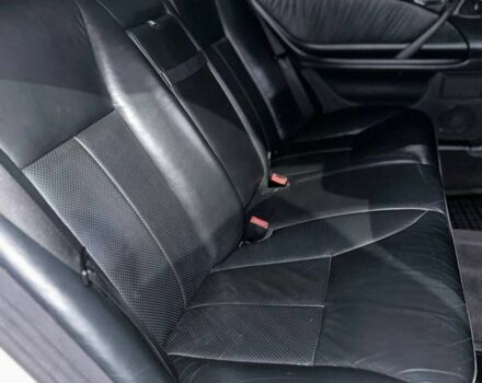 Сірий Мерседес Е-Клас, об'ємом двигуна 3.2 л та пробігом 363 тис. км за 6600 $, фото 4 на Automoto.ua