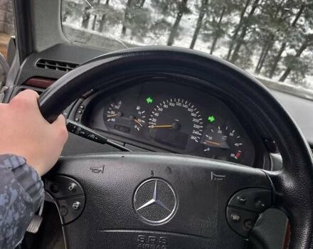 Серый Мерседес Е-Класс, объемом двигателя 2.7 л и пробегом 352 тыс. км за 3200 $, фото 6 на Automoto.ua