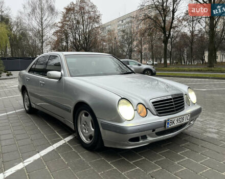 Серый Мерседес Е-Класс, объемом двигателя 2.69 л и пробегом 353 тыс. км за 3750 $, фото 4 на Automoto.ua