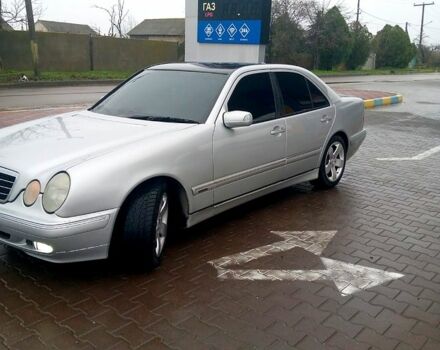 Серый Мерседес Е-Класс, объемом двигателя 3.2 л и пробегом 0 тыс. км за 6000 $, фото 3 на Automoto.ua