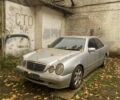 Мерседес Е-Класс 2001 в Шостке на Automoto.ua Серый Мерседес Е-Класс, объемом двигателя 4.3 л и пробегом 530 тыс. км за 4000 $, фото 1 на Automoto.ua