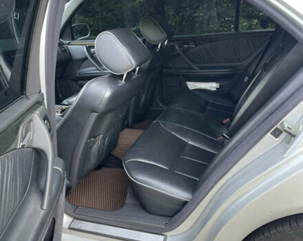 Мерседес Е-Класс 2001 в Сокале на Automoto.ua Серый Мерседес Е-Класс, объемом двигателя 2.7 л и пробегом 667 тыс. км за 5200 $, фото 20 на Automoto.ua