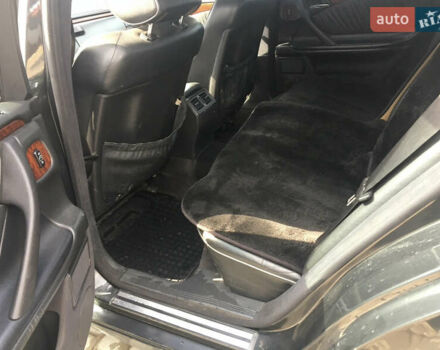 Мерседес Е-Класс 2001 в Старом Самборе на Automoto.ua Серый Мерседес Е-Класс, объемом двигателя 3.22 л и пробегом 420 тыс. км за 4100 $, фото 3 на Automoto.ua