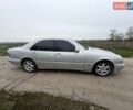 Серый Мерседес Е-Класс, объемом двигателя 2.2 л и пробегом 360 тыс. км за 3500 $, фото 2 на Automoto.ua
