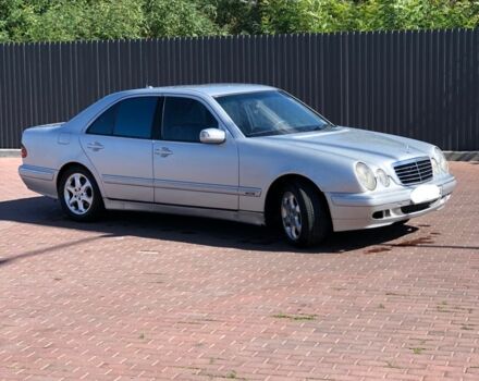 Серый Мерседес Е-Класс, объемом двигателя 2.7 л и пробегом 484 тыс. км за 3500 $, фото 5 на Automoto.ua