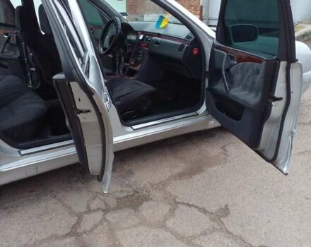 Серый Мерседес Е-Класс, объемом двигателя 2.7 л и пробегом 368 тыс. км за 3900 $, фото 8 на Automoto.ua