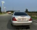 Сірий Мерседес Е-Клас, об'ємом двигуна 2.1 л та пробігом 450 тис. км за 6100 $, фото 3 на Automoto.ua