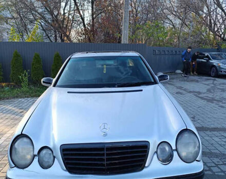 Сірий Мерседес Е-Клас, об'ємом двигуна 2 л та пробігом 444 тис. км за 2999 $, фото 2 на Automoto.ua