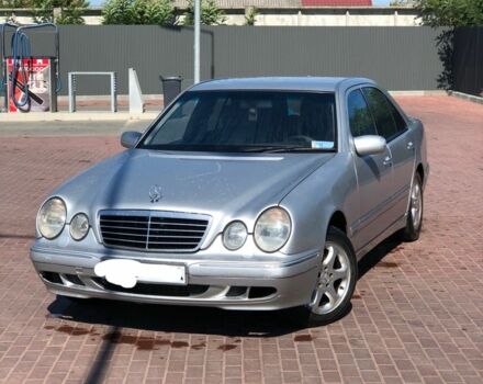 Серый Мерседес Е-Класс, объемом двигателя 2.7 л и пробегом 484 тыс. км за 3500 $, фото 1 на Automoto.ua