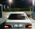 Серый Мерседес Е-Класс, объемом двигателя 2.7 л и пробегом 367 тыс. км за 5898 $, фото 1 на Automoto.ua
