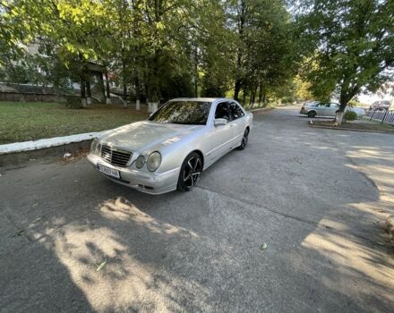 Серый Мерседес Е-Класс, объемом двигателя 2.7 л и пробегом 320 тыс. км за 3400 $, фото 6 на Automoto.ua