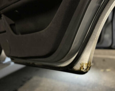 Серый Мерседес Е-Класс, объемом двигателя 3.2 л и пробегом 361 тыс. км за 5000 $, фото 16 на Automoto.ua