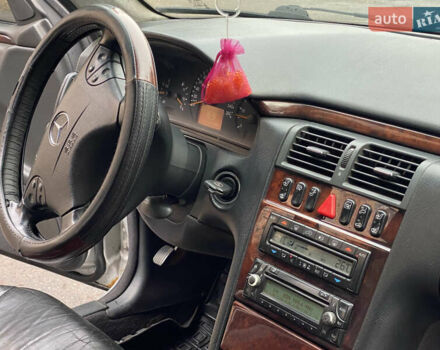 Серый Мерседес Е-Класс, объемом двигателя 3.2 л и пробегом 400 тыс. км за 2500 $, фото 17 на Automoto.ua