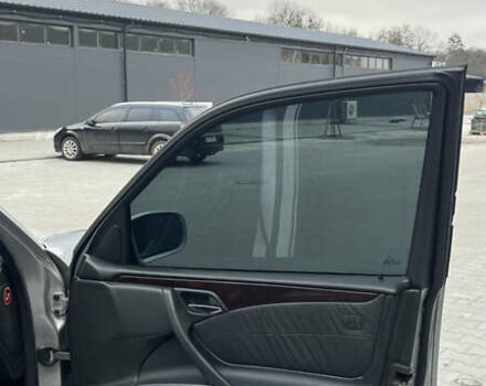 Серый Мерседес Е-Класс, объемом двигателя 3.2 л и пробегом 328 тыс. км за 6200 $, фото 24 на Automoto.ua