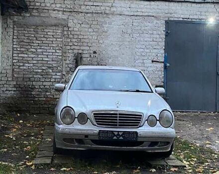 Мерседес Е-Класс 2001 в Шостке на Automoto.ua Серый Мерседес Е-Класс, объемом двигателя 4.3 л и пробегом 530 тыс. км за 4000 $, фото 1 на Automoto.ua