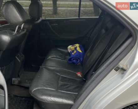 Серый Мерседес Е-Класс, объемом двигателя 3.2 л и пробегом 400 тыс. км за 2500 $, фото 13 на Automoto.ua