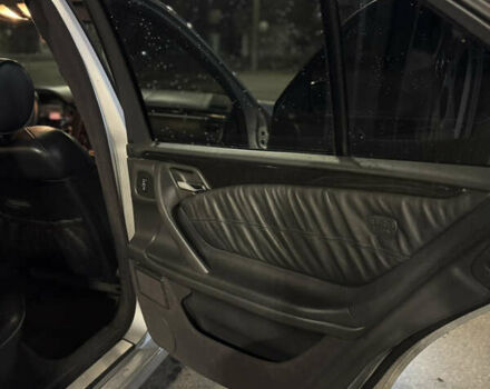 Серый Мерседес Е-Класс, объемом двигателя 3.2 л и пробегом 361 тыс. км за 5000 $, фото 24 на Automoto.ua