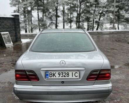 Серый Мерседес Е-Класс, объемом двигателя 2.7 л и пробегом 352 тыс. км за 3200 $, фото 3 на Automoto.ua