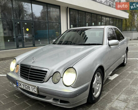 Серый Мерседес Е-Класс, объемом двигателя 2.69 л и пробегом 353 тыс. км за 3750 $, фото 12 на Automoto.ua