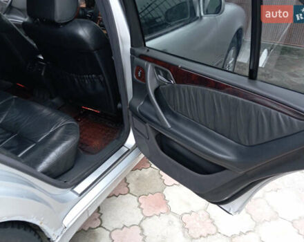 Сірий Мерседес Е-Клас, об'ємом двигуна 3.23 л та пробігом 300 тис. км за 3000 $, фото 12 на Automoto.ua