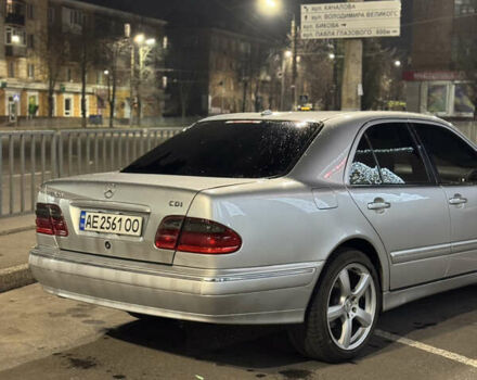 Серый Мерседес Е-Класс, объемом двигателя 3.2 л и пробегом 361 тыс. км за 5000 $, фото 7 на Automoto.ua