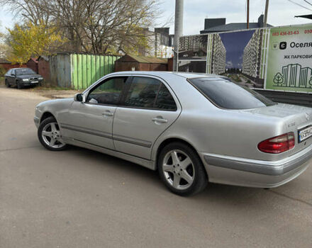 Серый Мерседес Е-Класс, объемом двигателя 2.8 л и пробегом 350 тыс. км за 4300 $, фото 5 на Automoto.ua