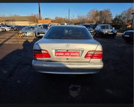 Серый Мерседес Е-Класс, объемом двигателя 4.2 л и пробегом 544 тыс. км за 3900 $, фото 5 на Automoto.ua