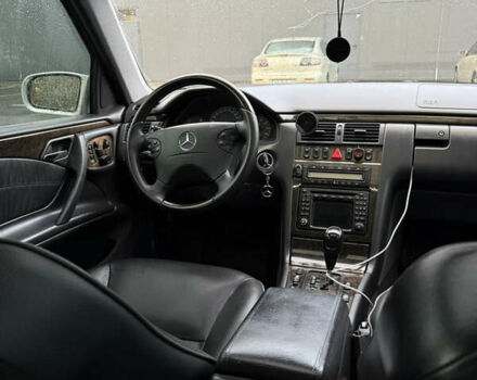 Серый Мерседес Е-Класс, объемом двигателя 4.3 л и пробегом 406 тыс. км за 4500 $, фото 14 на Automoto.ua