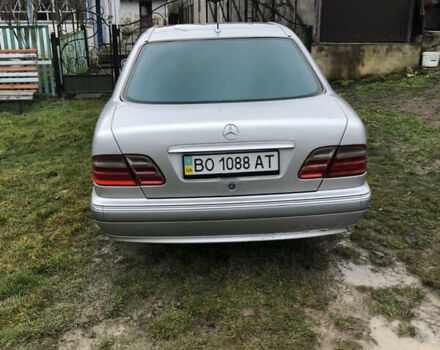 Сірий Мерседес Е-Клас, об'ємом двигуна 3.2 л та пробігом 300 тис. км за 2600 $, фото 4 на Automoto.ua